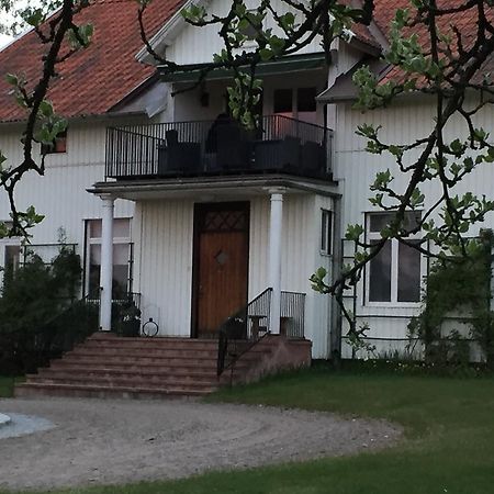 Ekeby I Bro Bed & Breakfast Екстериор снимка